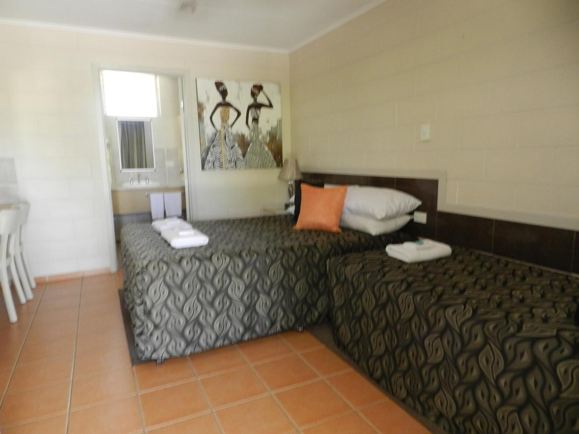 Golden Palms Motor Inn Bundaberg Ruang foto